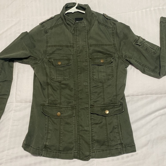 Kenzie jacket size small - Picture 3 of 6